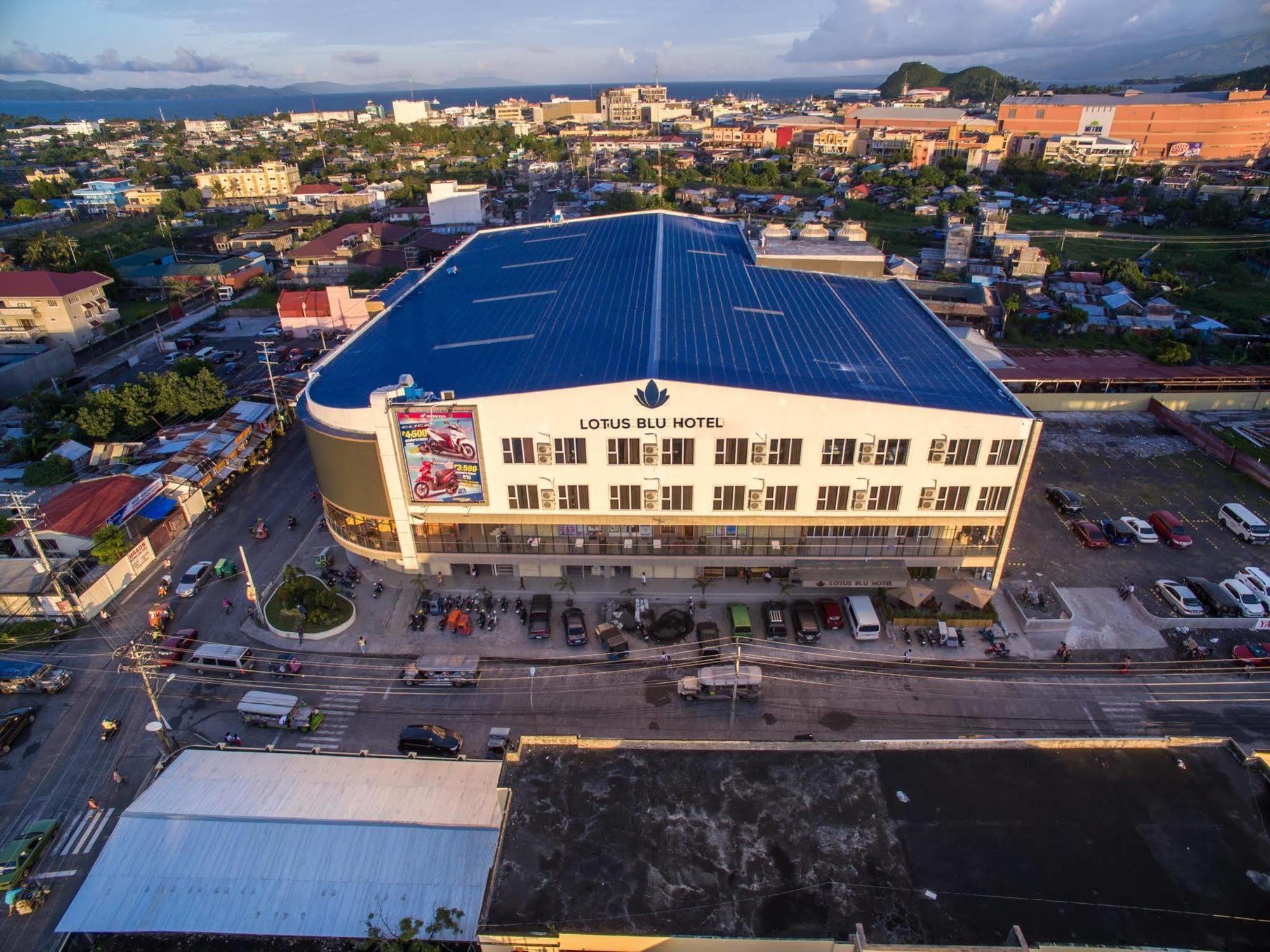 Lotus Blu Hotel Legazpi Exterior photo