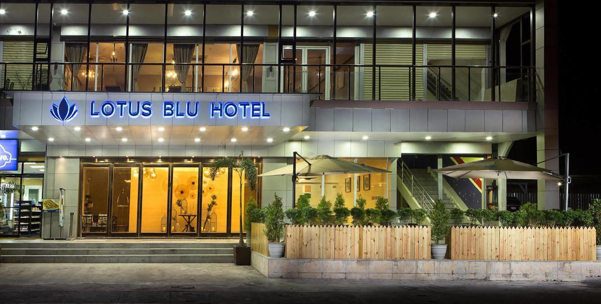 Lotus Blu Hotel Legazpi Exterior photo