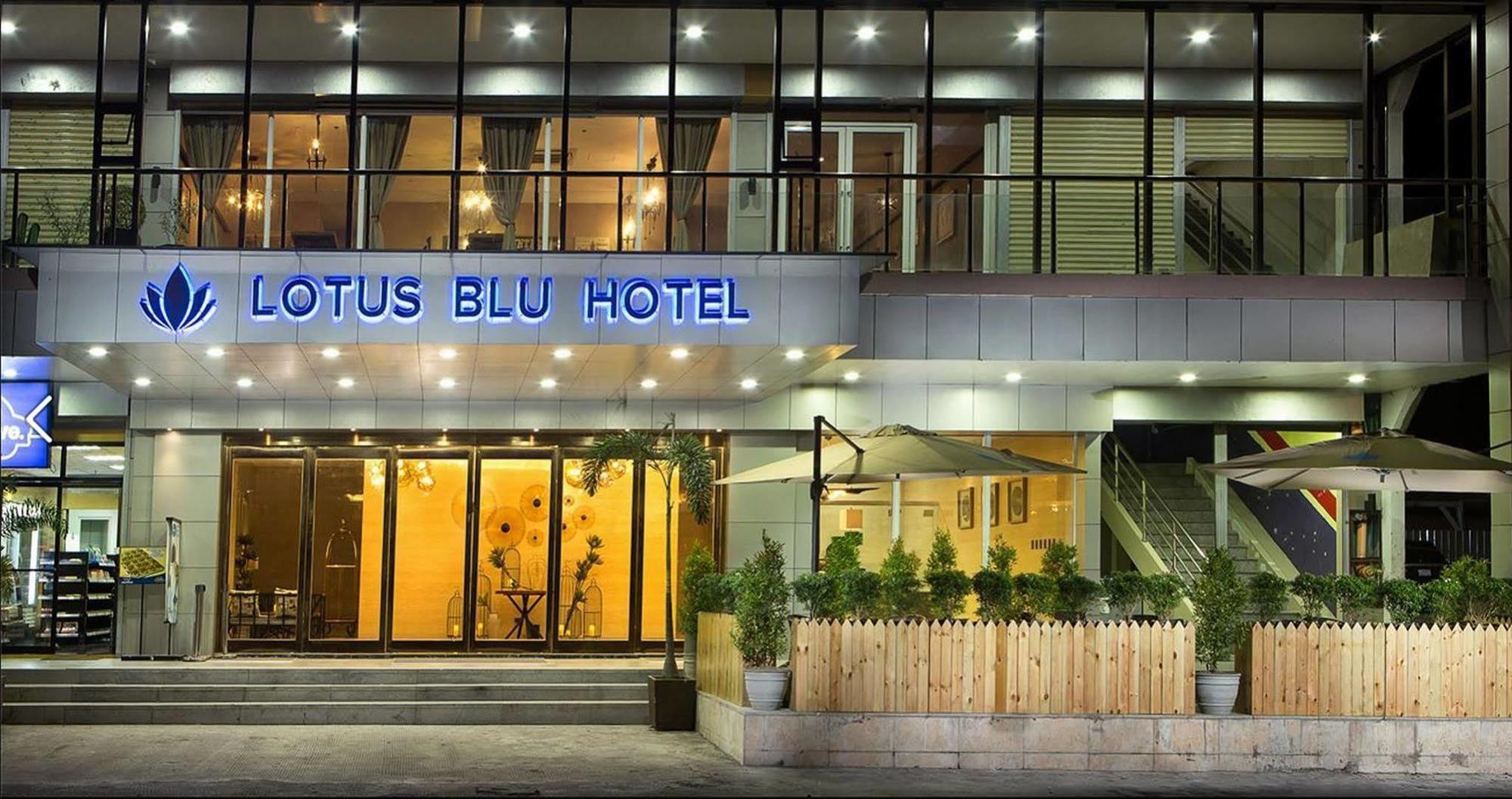 Lotus Blu Hotel Legazpi Exterior photo